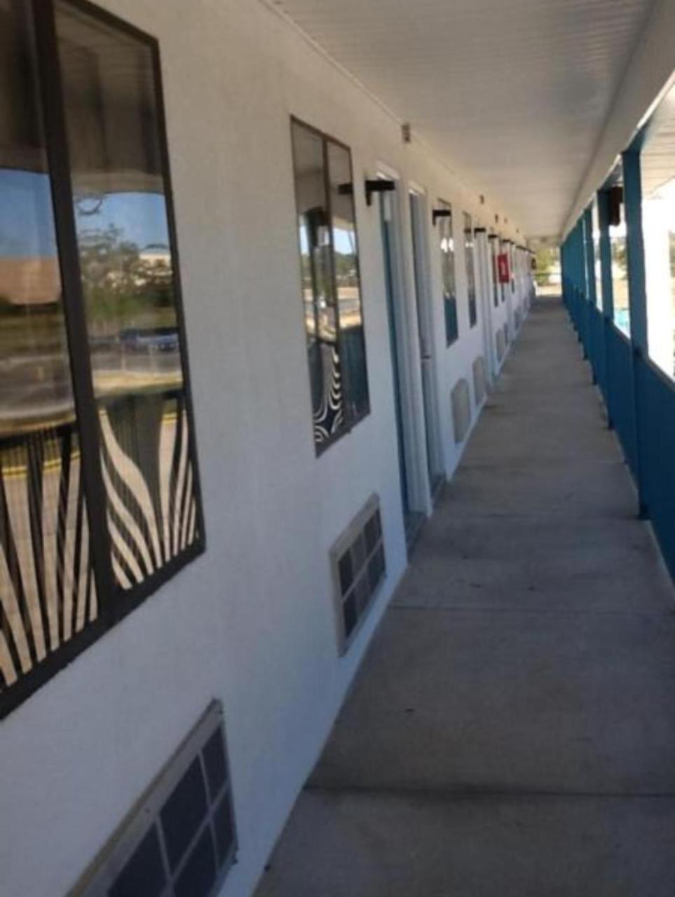 Broadway Inn Express Μπιλόξι Εξωτερικό φωτογραφία